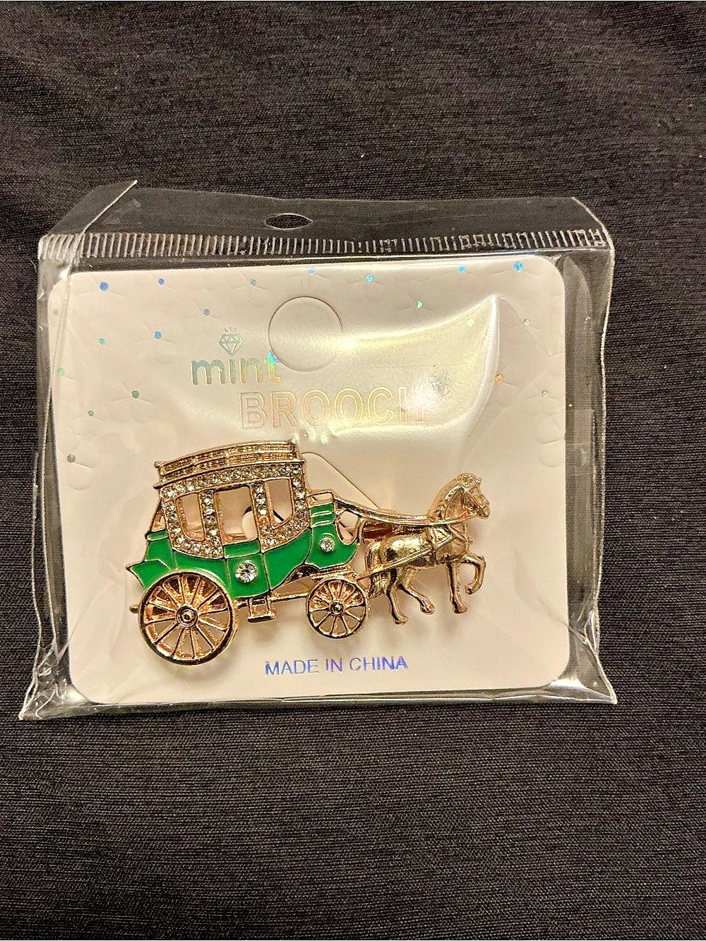 Mint Brooch Horse-Drawn Carriage Gold & Green Brooch NWT